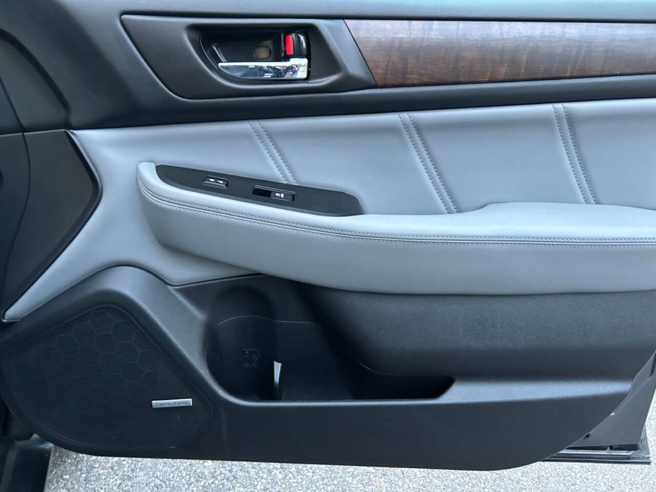 Used 2018 Subaru Outback 3.6R Limited image 39