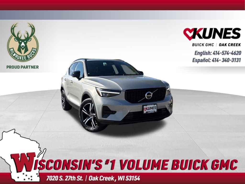 Used 2024 Volvo XC40 B5 Core