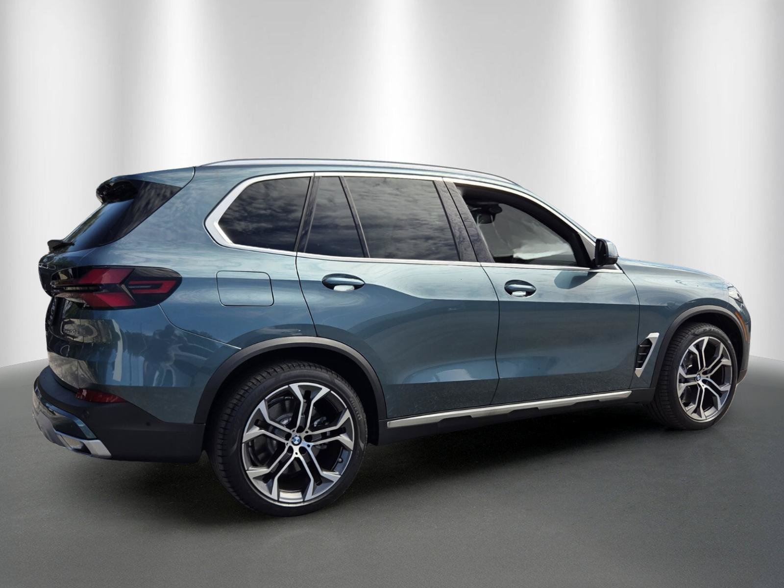 Used 2026 BMW X5 xDrive50e w/ Executive Package AWD/4WD image 7