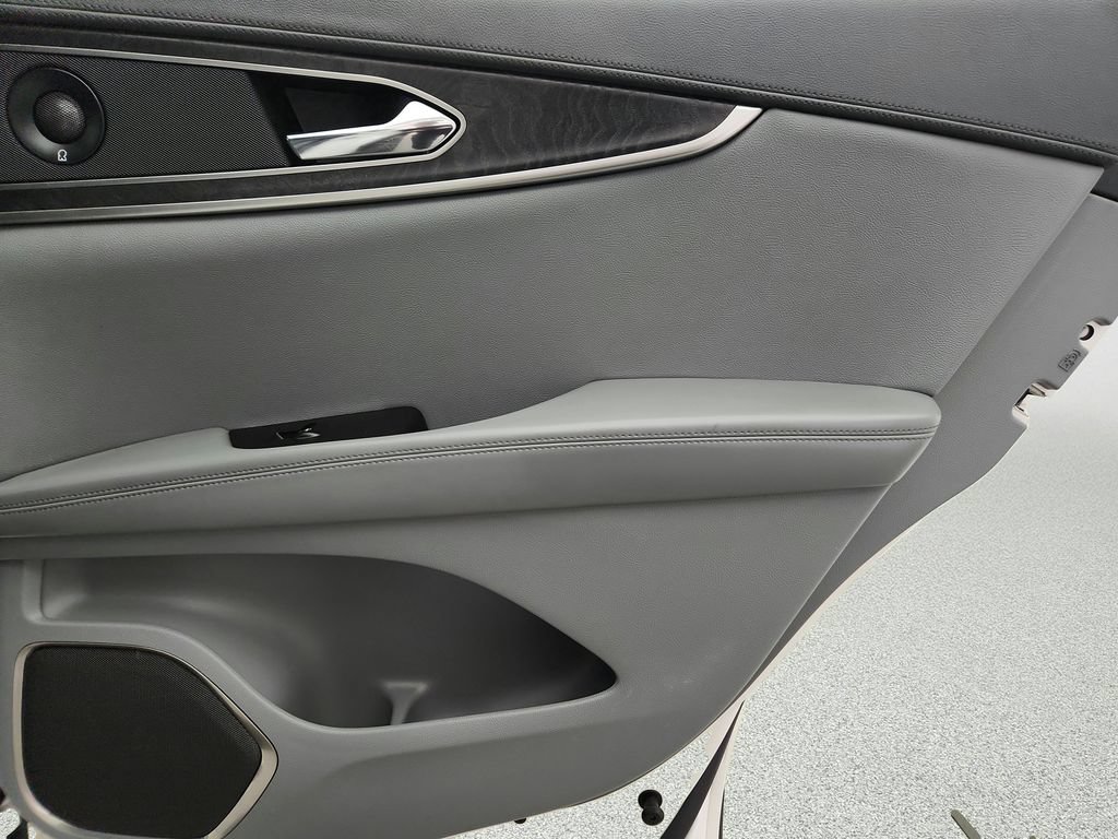 Used 2019 Lincoln Nautilus Reserve AWD/4WD image 35
