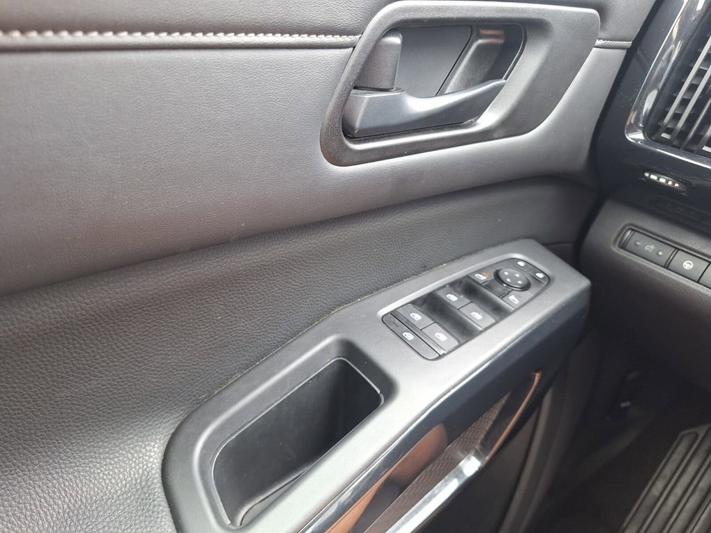 Used 2024 Nissan Pathfinder SV image 20