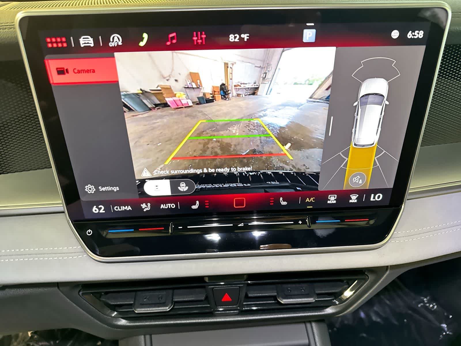 New 2026 Volkswagen Tiguan SE R-Line FWD image 36