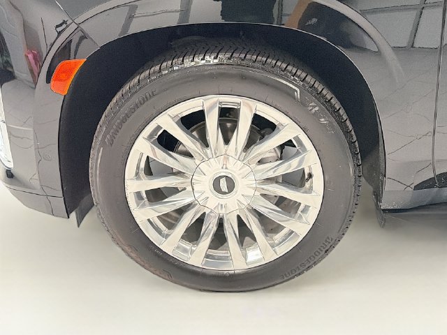 Used 2023 Cadillac Escalade Premium Luxury w/ Performance Package AWD/4WD image 29