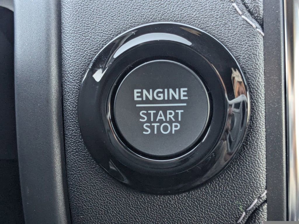 New 2025 Ford Expedition Max Platinum w/ Stealth Performance Package image 33