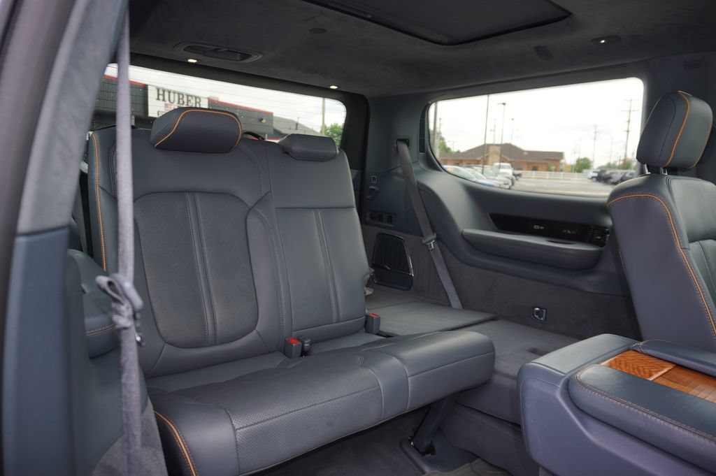 Used 2022 Jeep Grand Wagoneer Series II w/ Convenience Group III AWD/4WD image 39