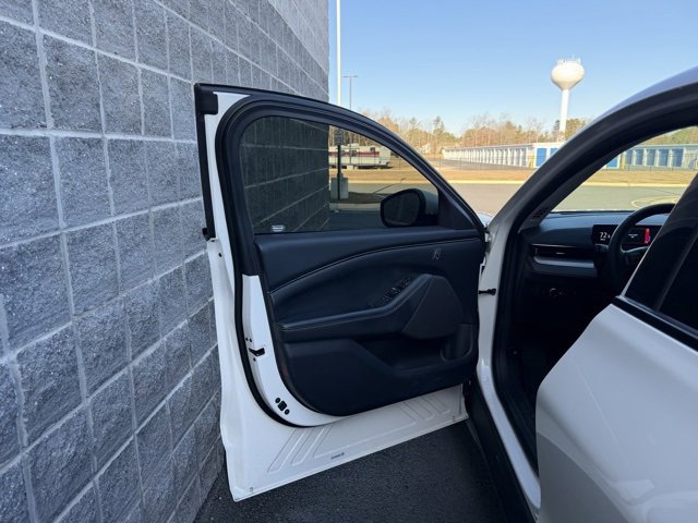 Used 2021 Ford Mustang Mach-E Select image 12