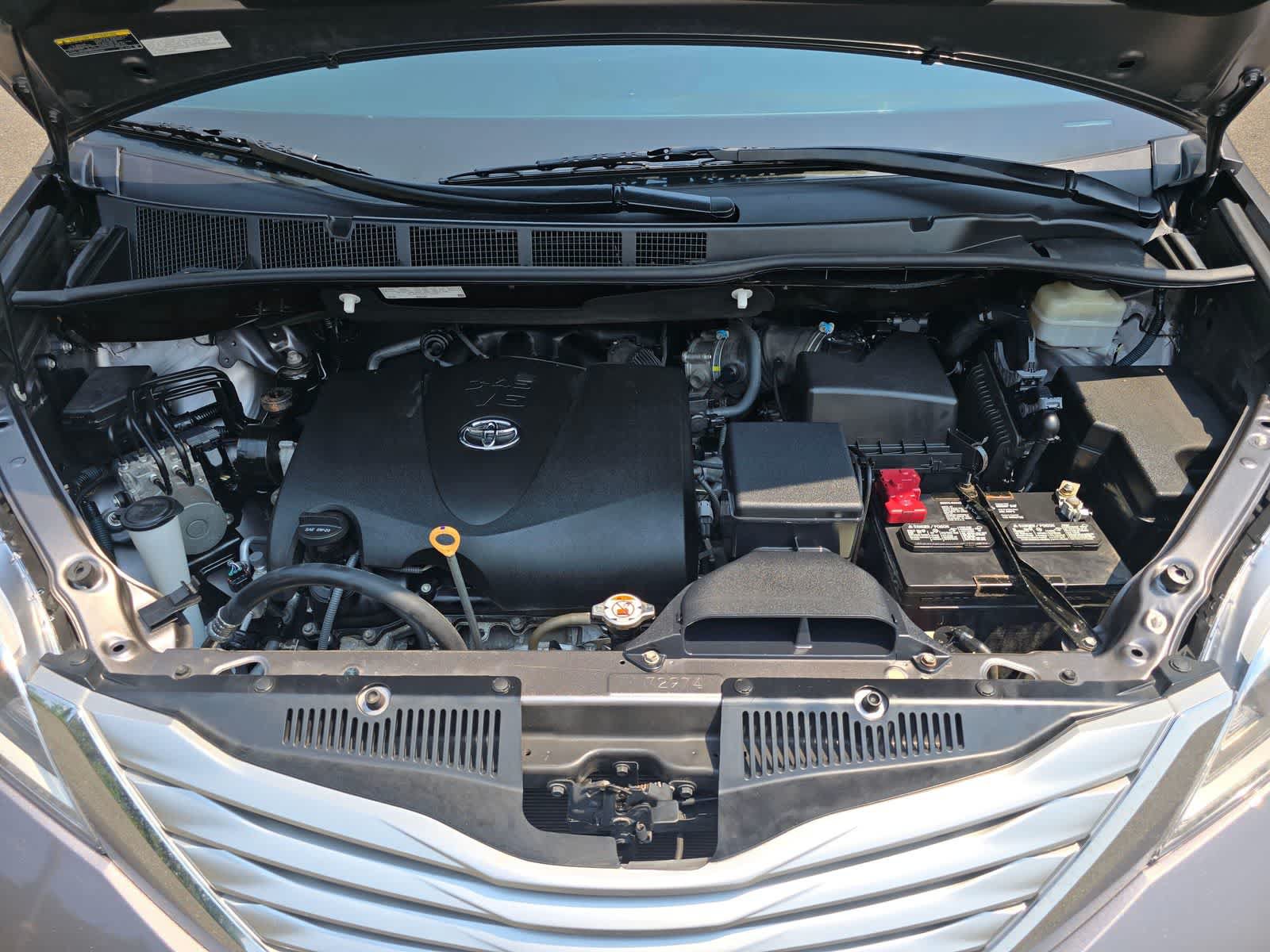 Used 2017 Toyota Sienna Limited AWD/4WD image 9