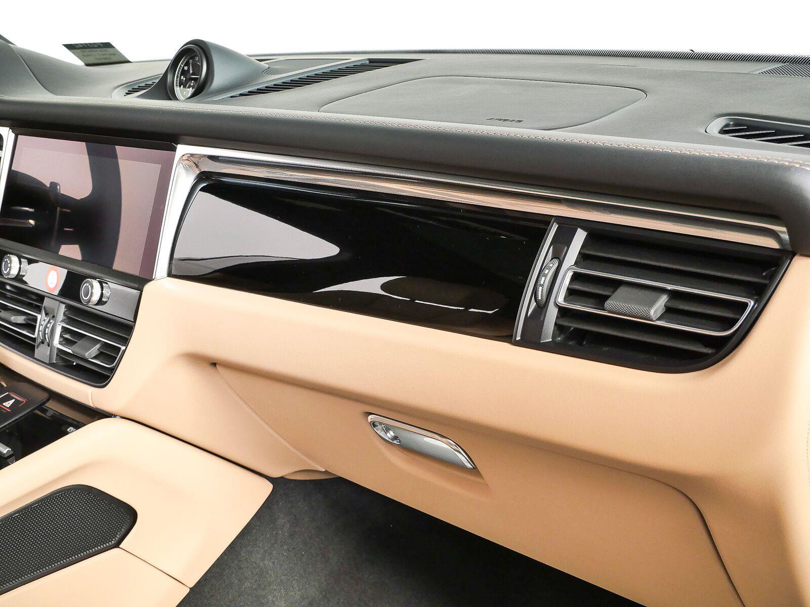New 2026 Porsche Macan S AWD/4WD image 25