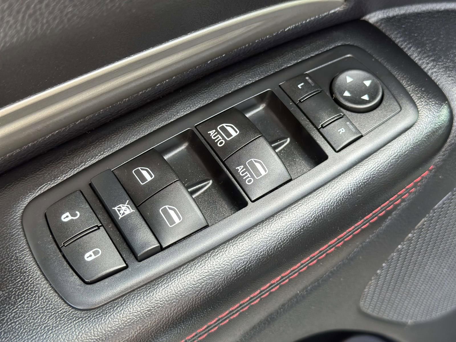 Used 2015 Dodge Durango R/T w/ Blacktop Package AWD/4WD image 21