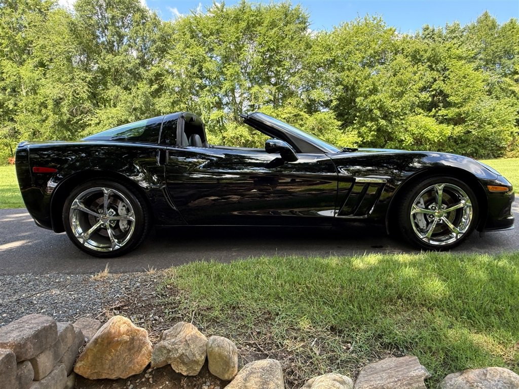 Used 2010 Chevrolet Corvette Grand Sport w/ Roof Package RWD image 36