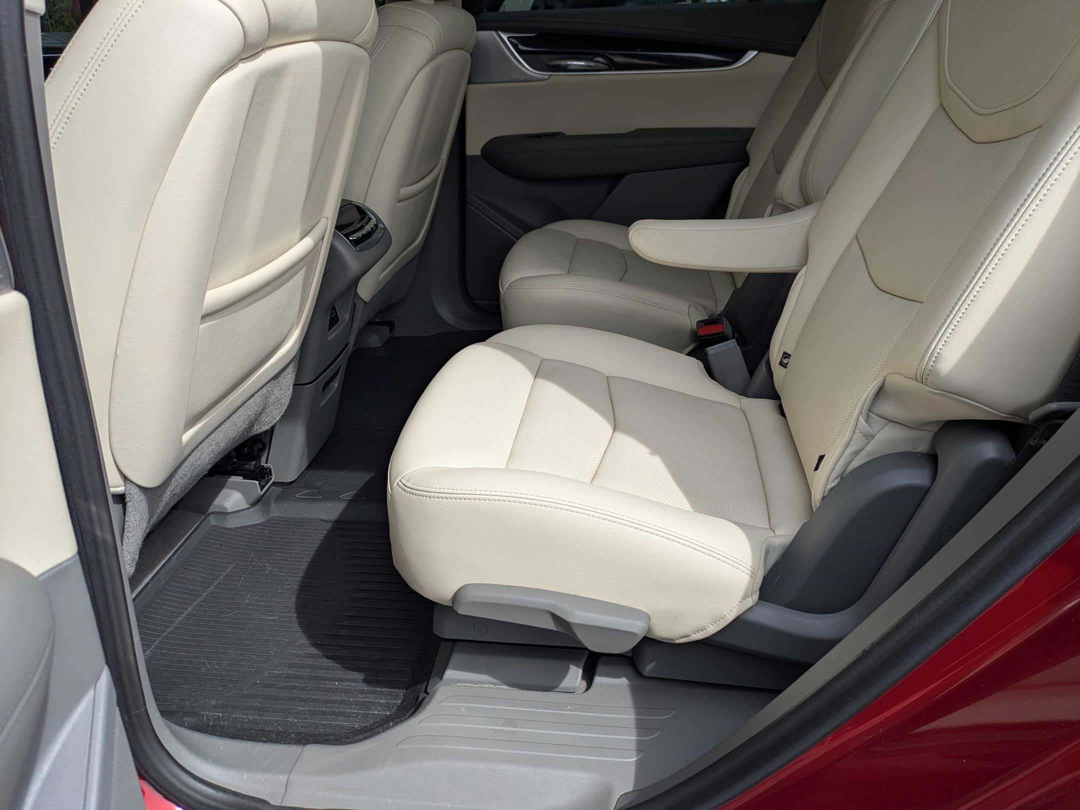 Used 2023 Cadillac XT6 Premium Luxury w/ Technology Package image 31