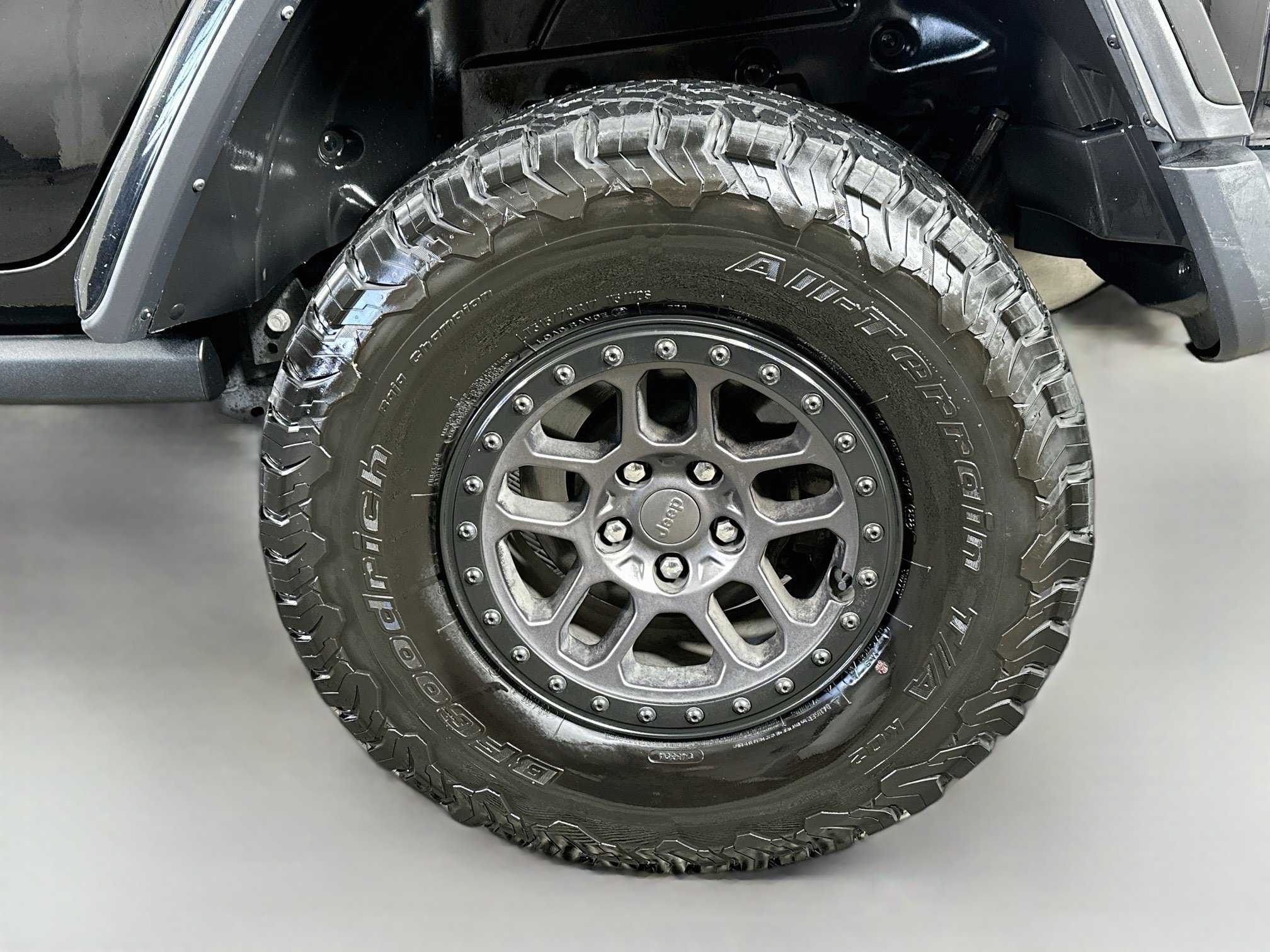 Used 2023 Jeep Wrangler Unlimited Rubicon w/ Xtreme 35 Tire Package AWD/4WD image 28