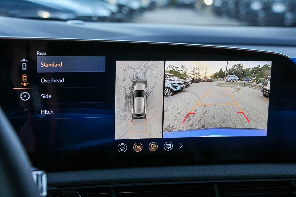 New 2026 Cadillac Optiq Luxury 2 image 23