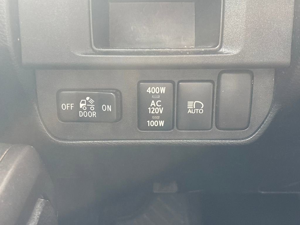 Used 2018 Toyota Tacoma TRD Sport w/ Technology Package image 22