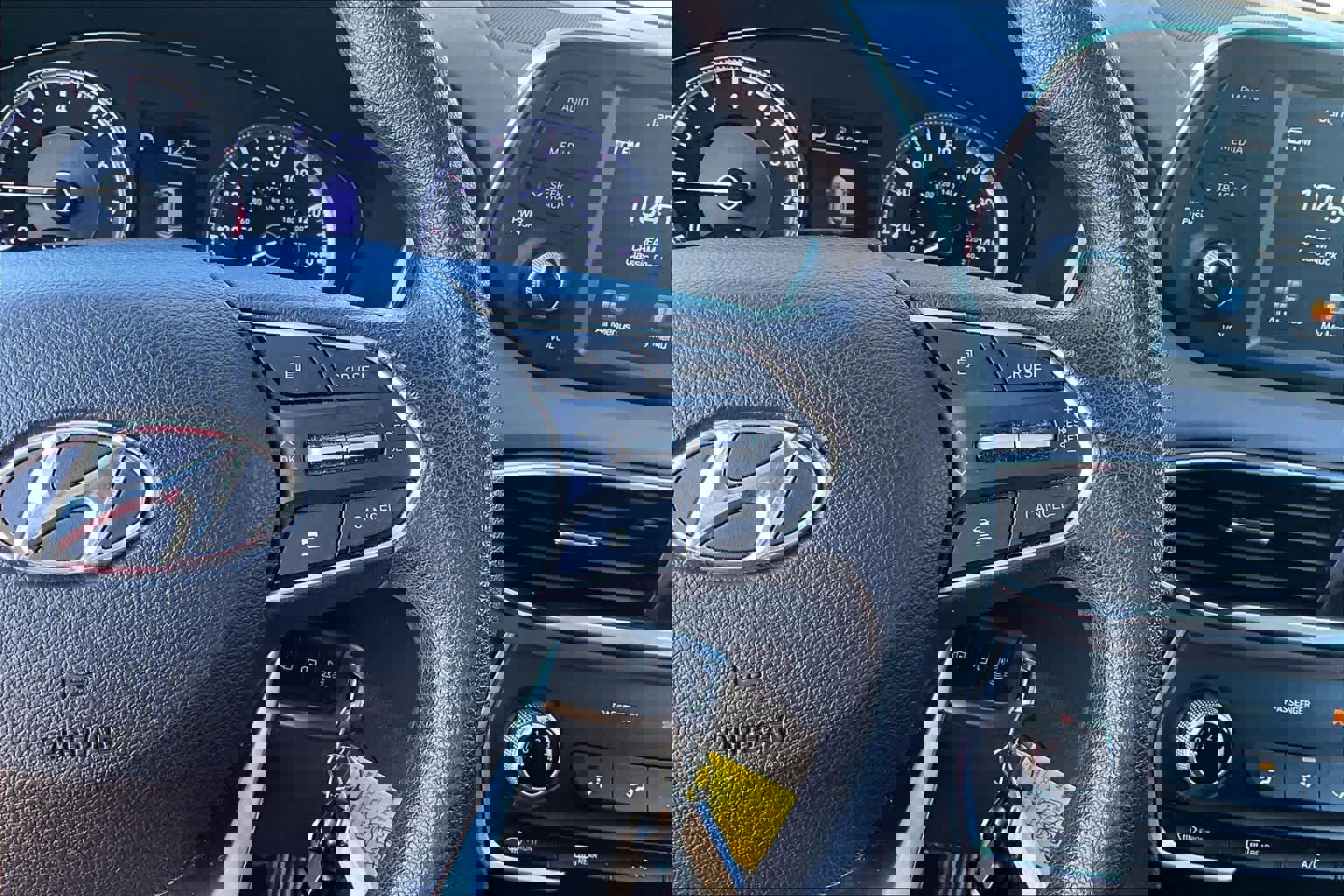 Used 2020 Hyundai Santa Fe SE image 23