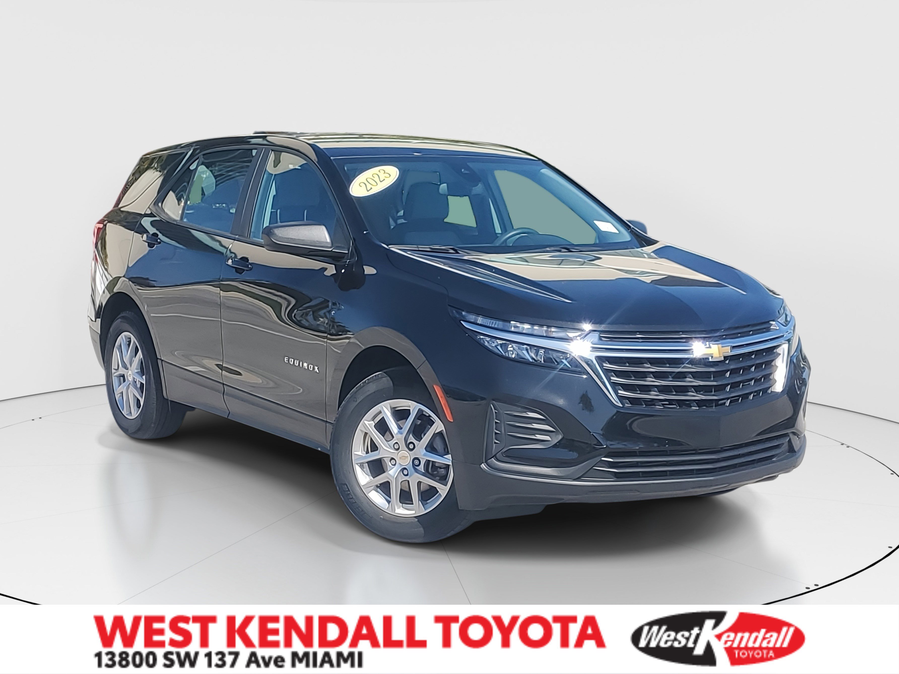 Used 2023 Chevrolet Equinox LS image 1