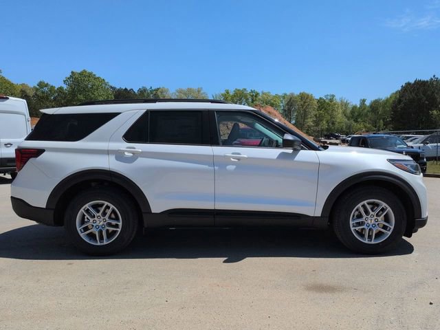 New 2026 Ford Explorer Active RWD image 3