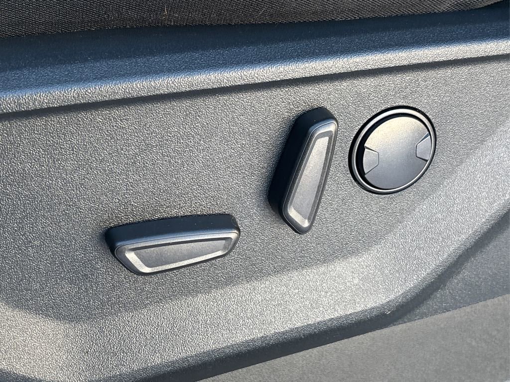 Used 2025 Ford F150 XLT w/ Equipment Group 302A MID image 32