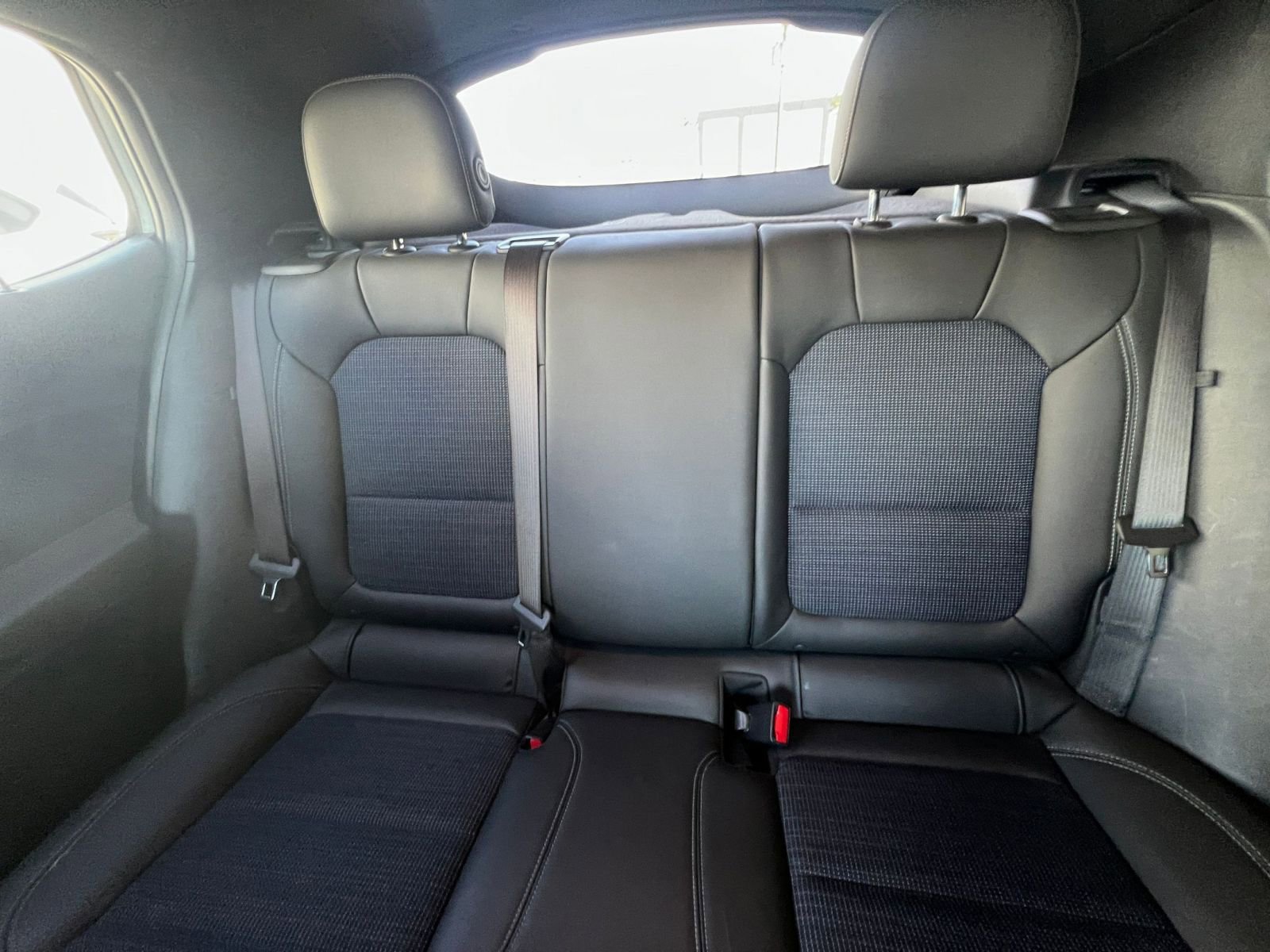 Used 2025 Buick Envista Preferred image 38