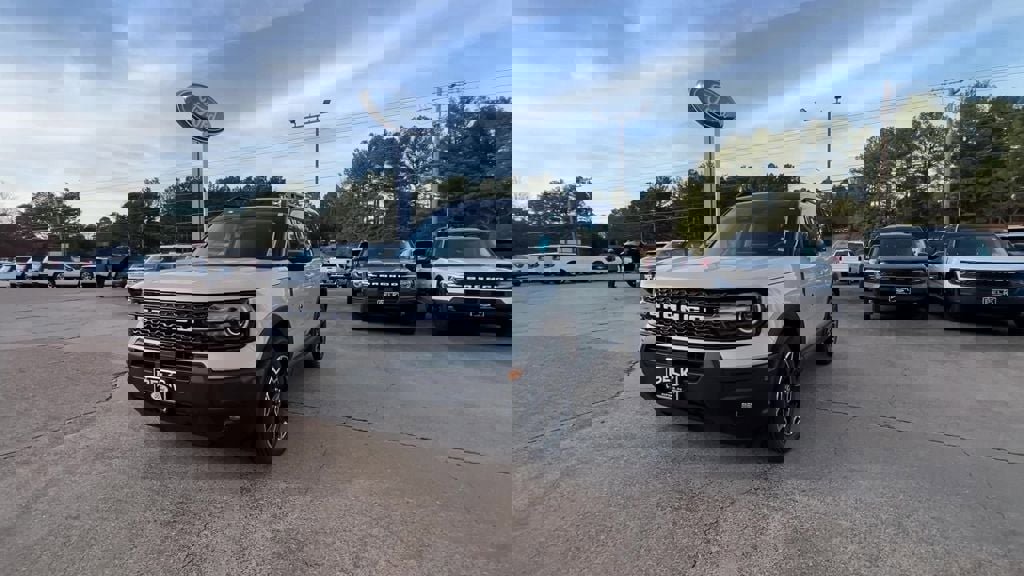 New 2025 Ford Bronco Sport Outer Banks image 2