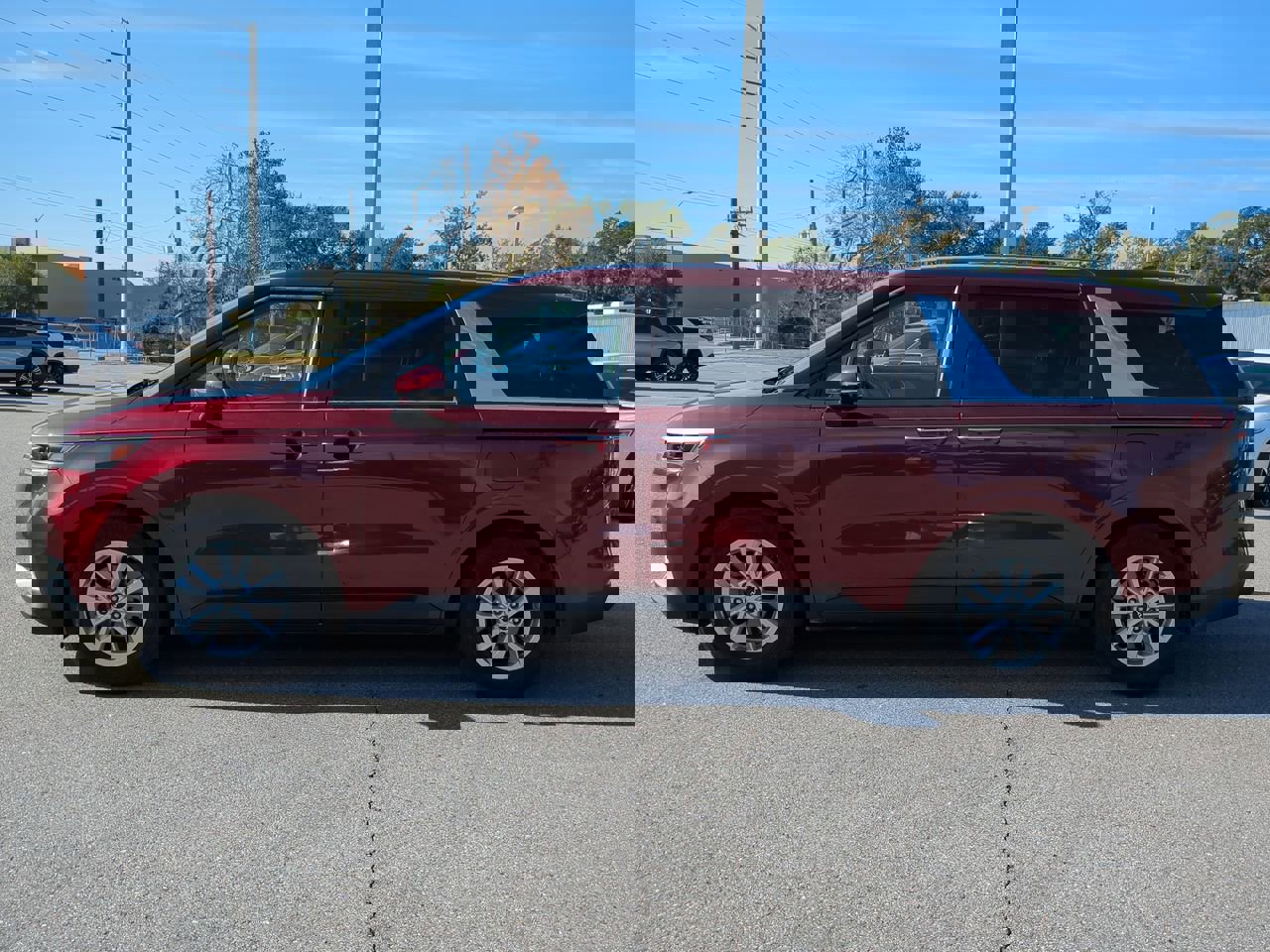 Used 2024 Kia Carnival LX image 7