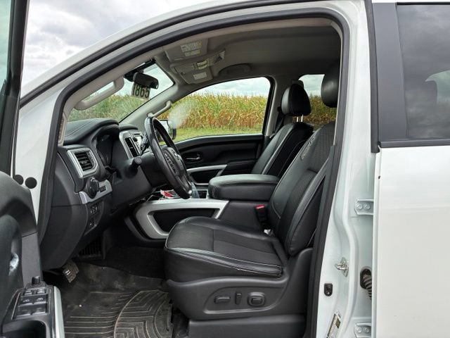 Used 2017 Nissan Titan PRO-4X AWD/4WD image 9