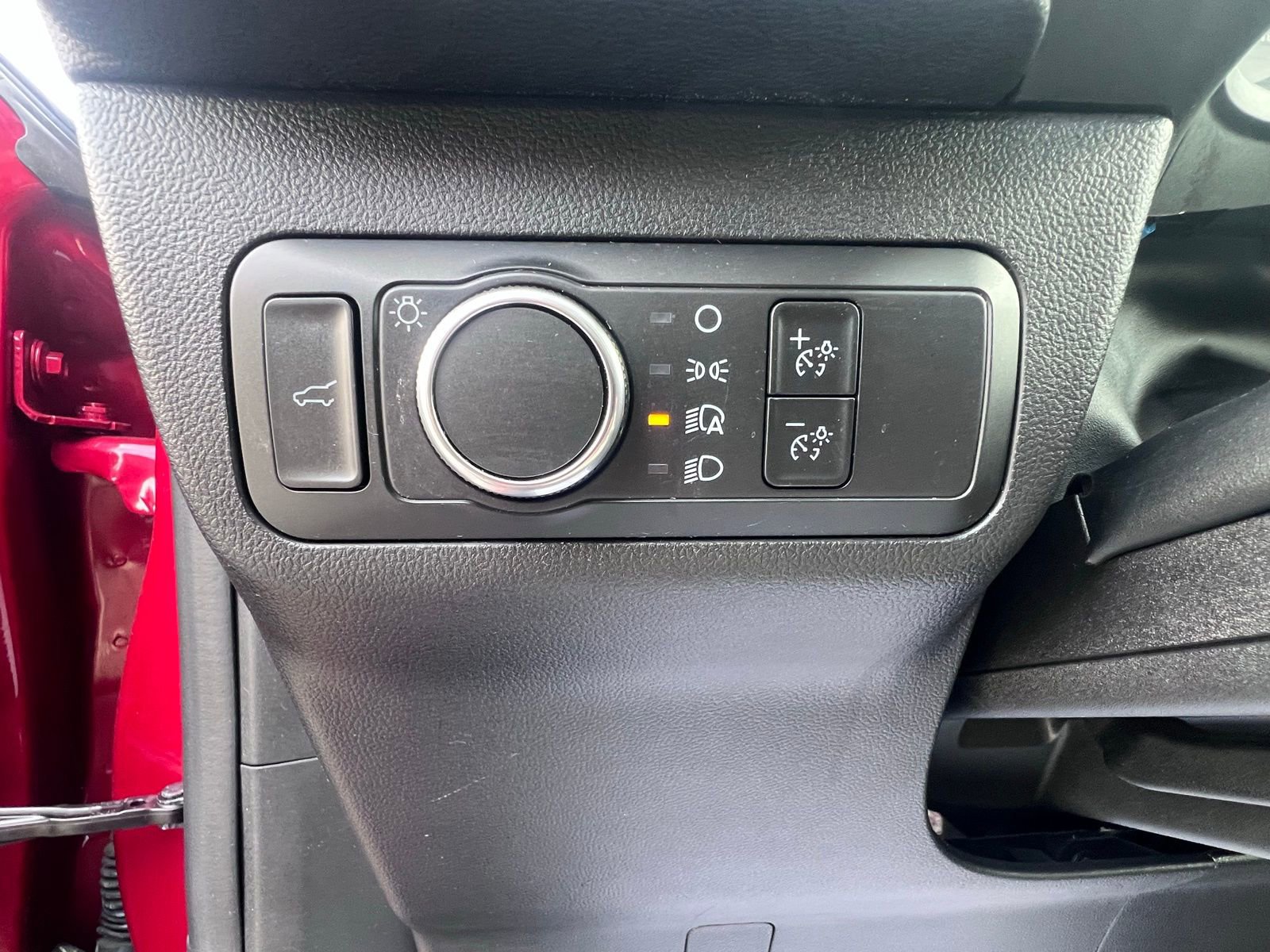 Used 2022 Ford Escape SE w/ SE Sport Appearance Package image 19