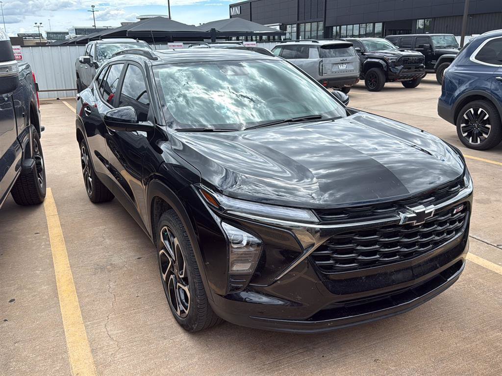 Used 2025 Chevrolet Trax RS w/ Sunroof Package