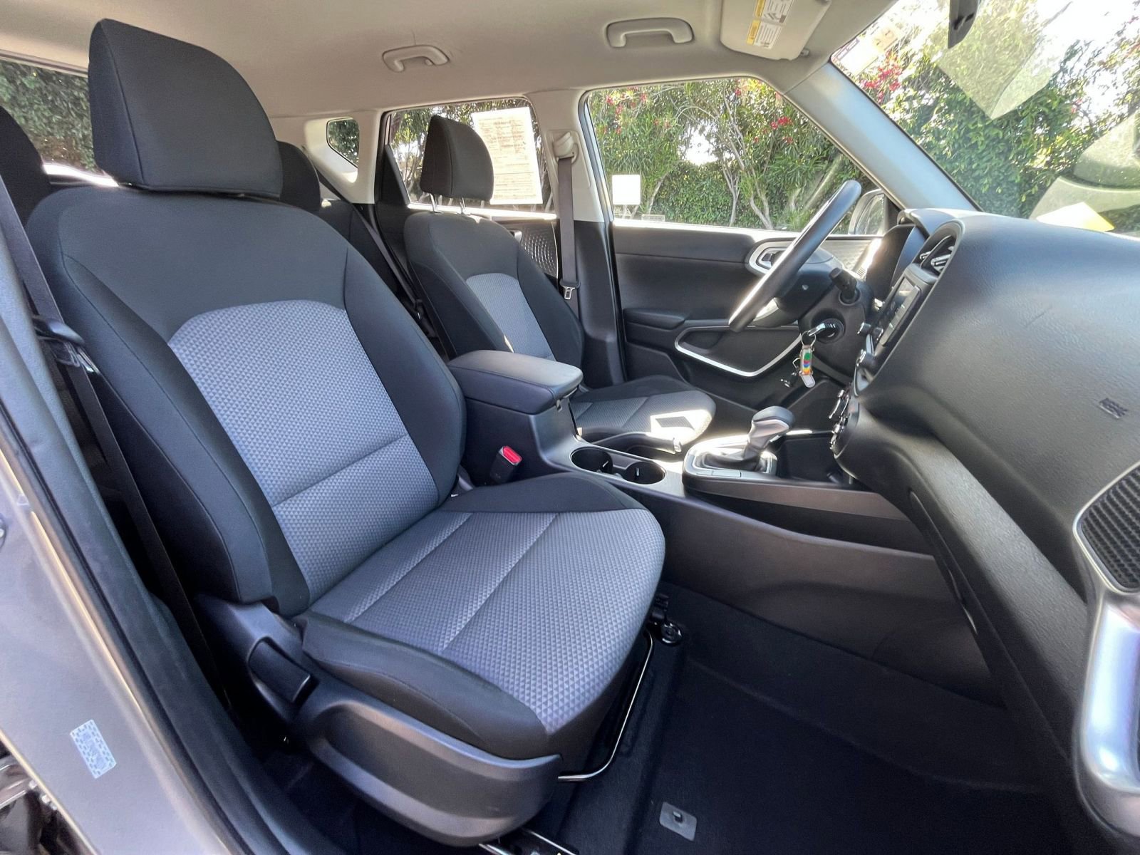 Used 2025 Kia Soul LX w/ LX Technology Package image 34