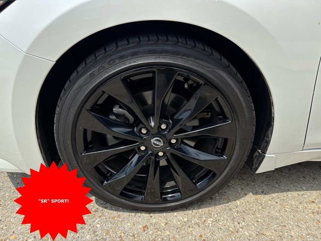 Used 2023 Nissan Maxima SR w/ Sport Mat Group image 3