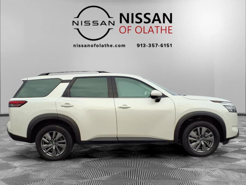 Certified 2024 Nissan Pathfinder SV image 29