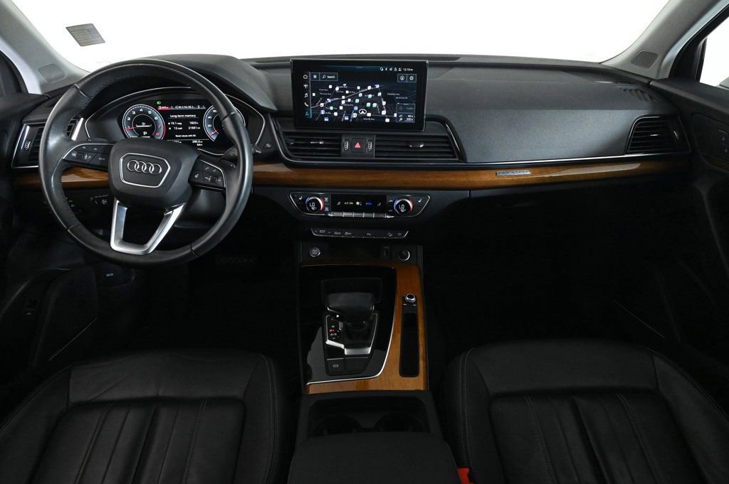 Used 2024 Audi Q3 2.0T Premium w/ Convenience Package AWD/4WD image 9
