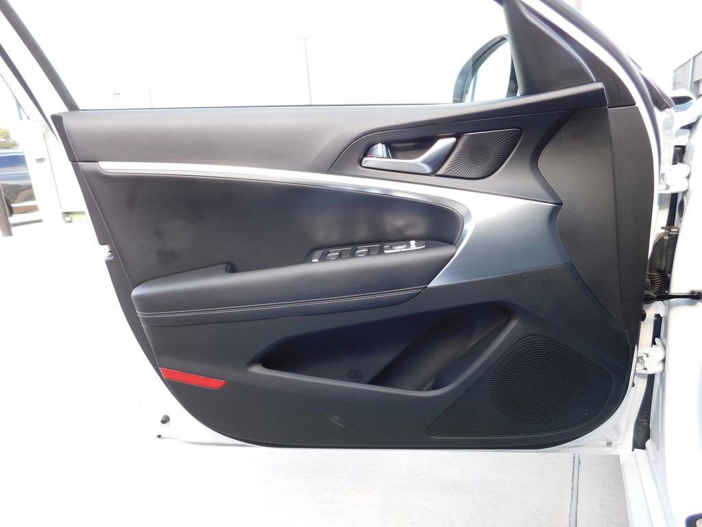 Used 2026 Genesis G70 2.5T image 10