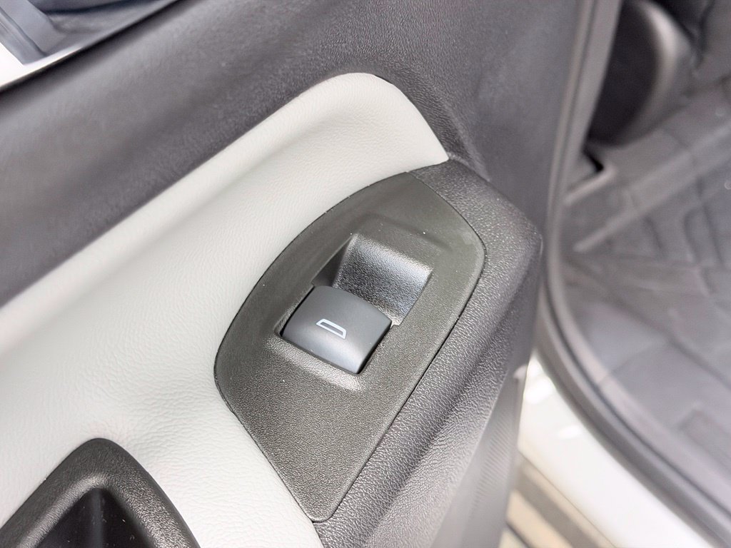 Used 2024 Chevrolet Equinox LT FWD image 20