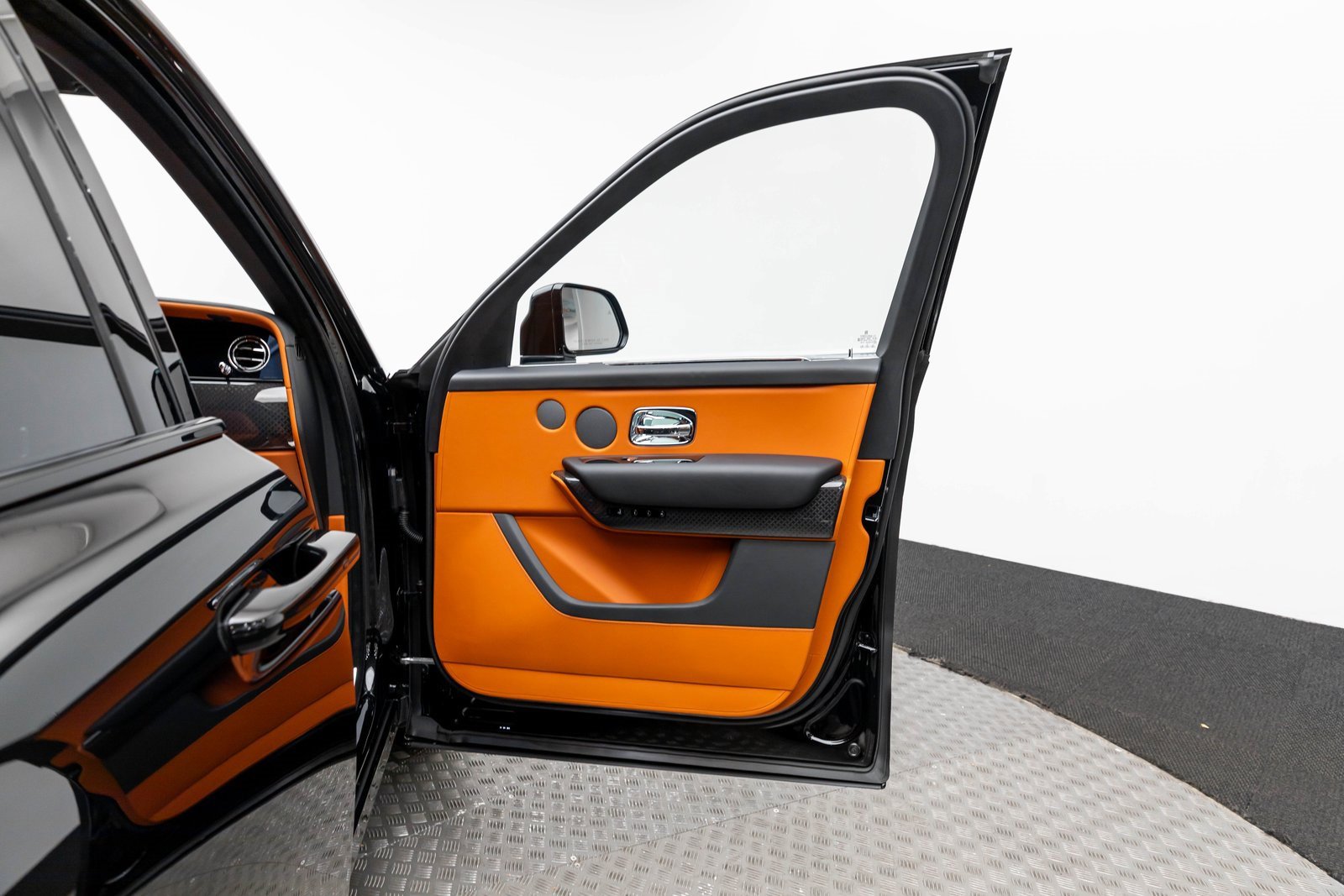 New 2026 Rolls-Royce Cullinan Black Badge image 36