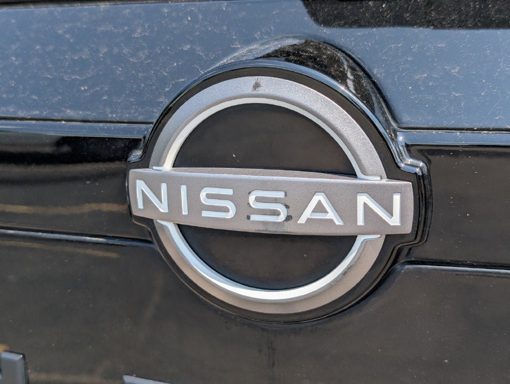 Used 2023 Nissan Pathfinder SL w/ Lighting Package (N92) FWD image 6