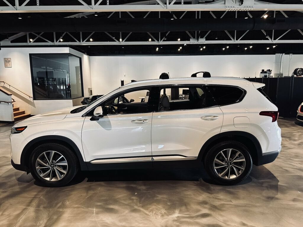 Used 2020 Hyundai Santa Fe SEL w/ Convenience + Premium Package AWD/4WD image 2
