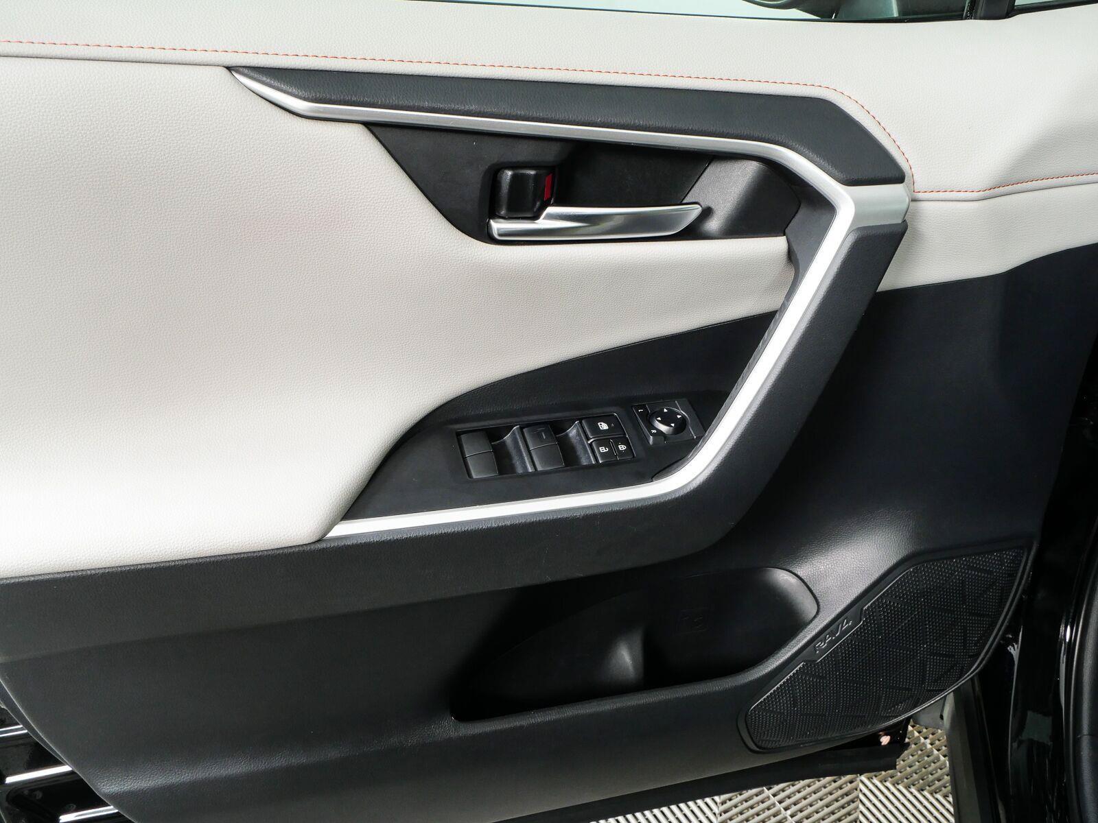 Used 2019 Toyota RAV4 Adventure w/ Cold Weather Package AWD/4WD image 6