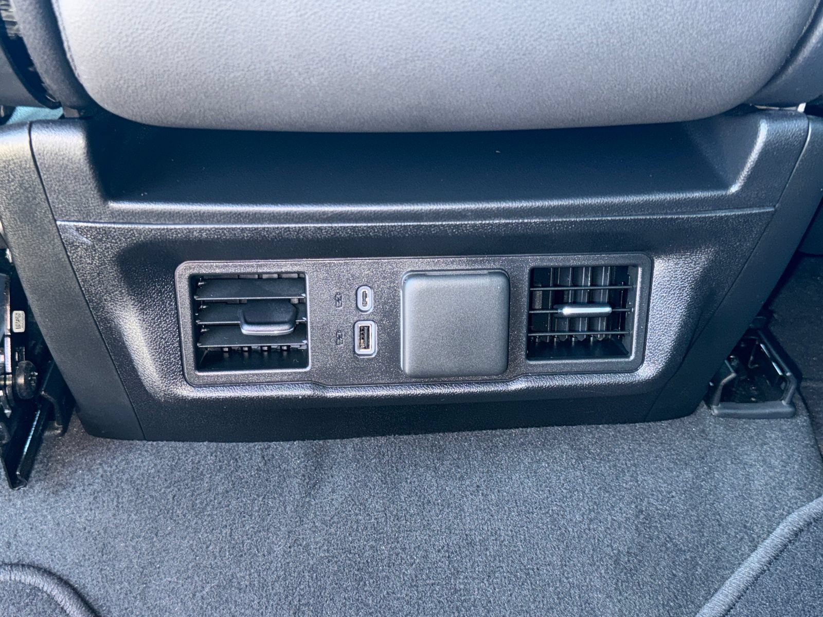 Used 2026 GMC Sierra 1500 SLT AWD/4WD image 32
