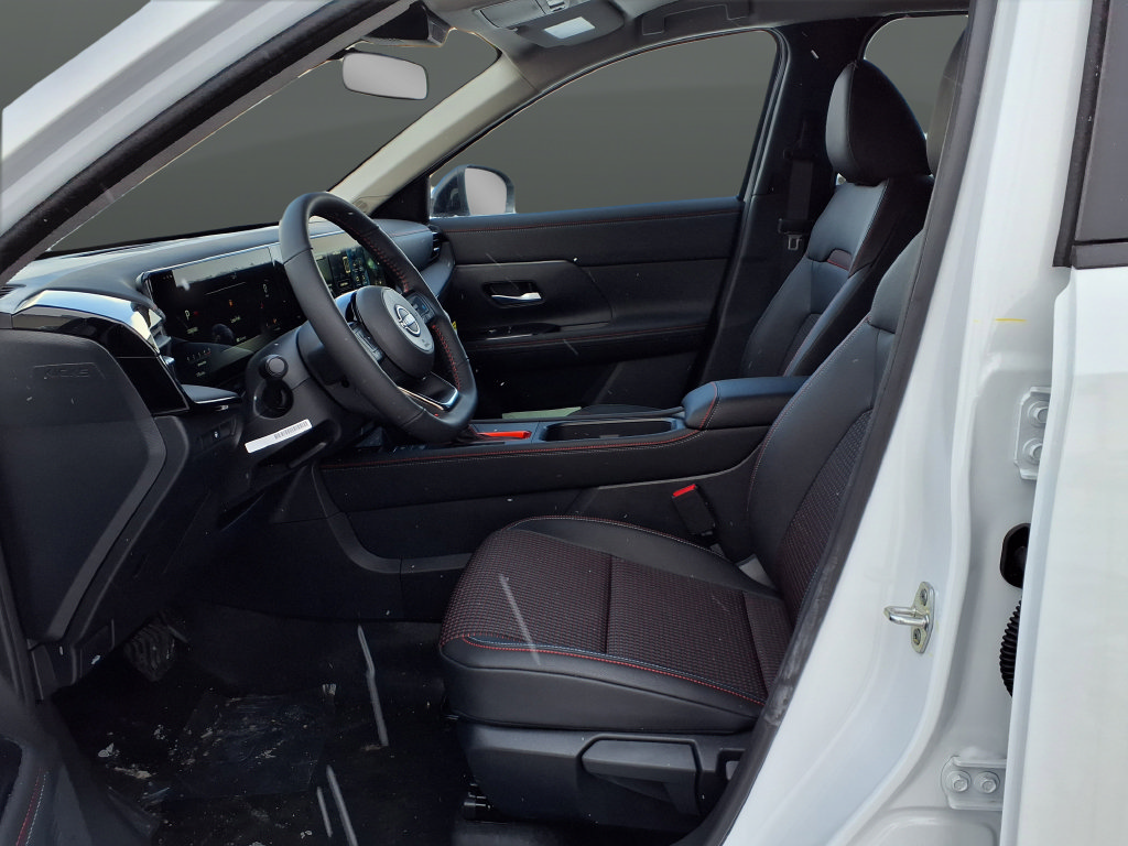 New 2026 Nissan Kicks SR AWD/4WD image 26