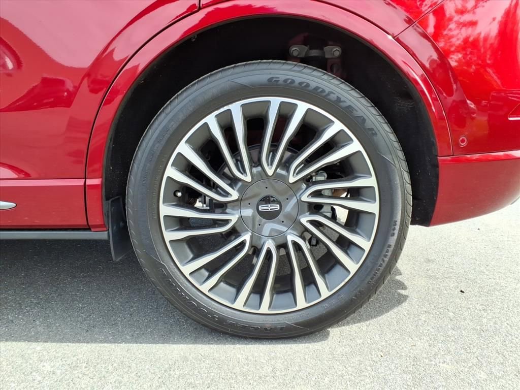 Used 2020 Lincoln Corsair Reserve w/ Equipment Group 202A image 21