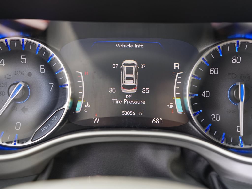 Used 2025 Chrysler Pacifica Select FWD image 34
