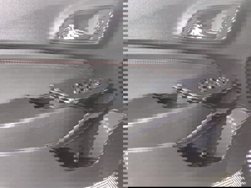 Used 2024 Chevrolet Trax RS w/ Sunroof Package image 9