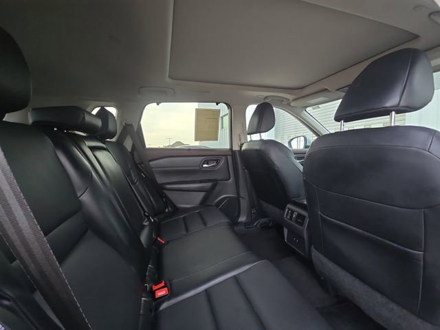 Used 2023 Nissan Rogue SV w/ SV Premium Package image 28