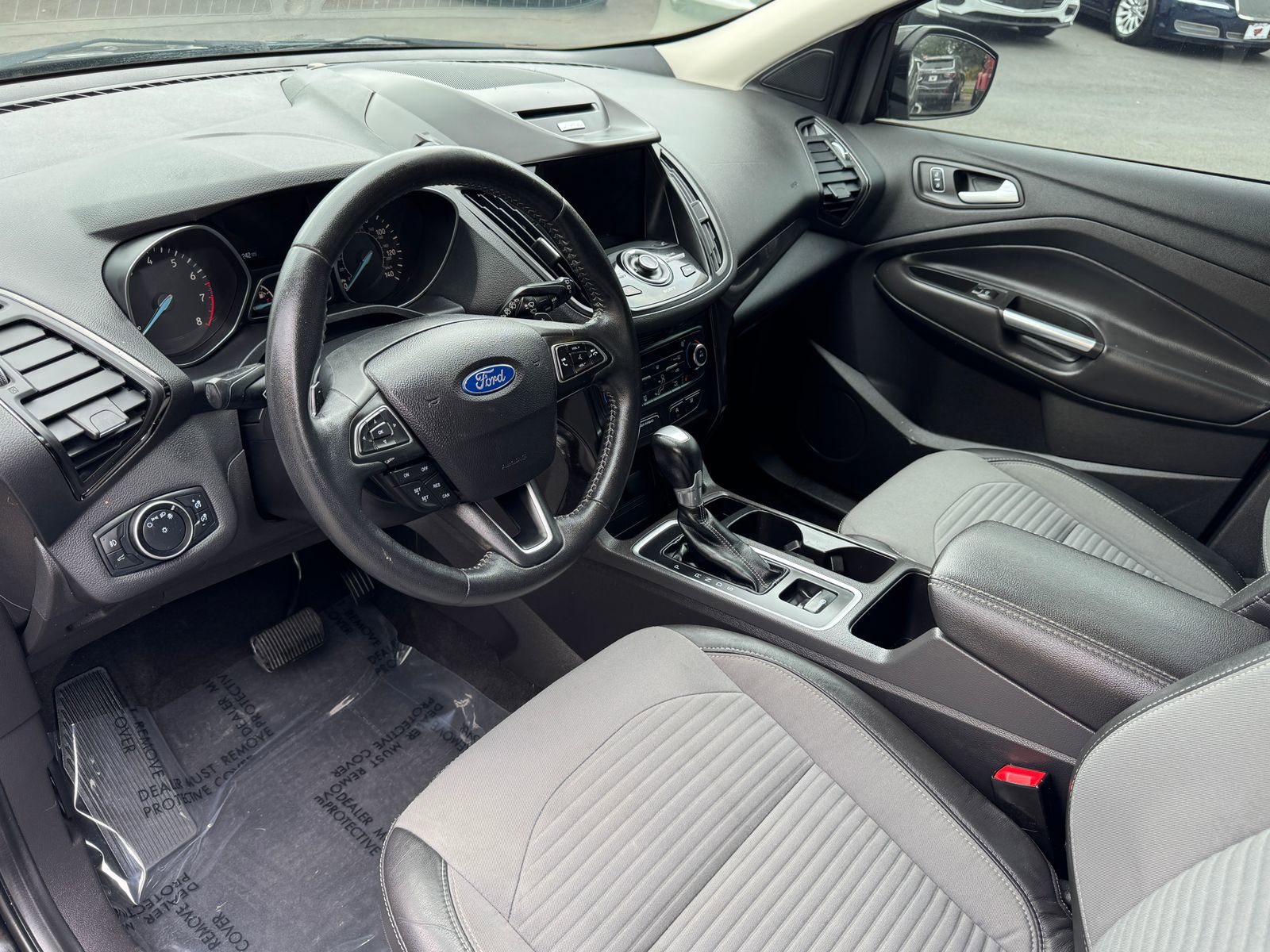 Used 2017 Ford Escape Titanium AWD/4WD image 10