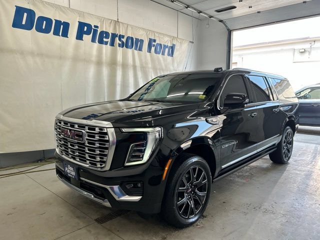 Used 2025 GMC Yukon XL Denali w/ Sun & Power Step Package AWD/4WD image 1