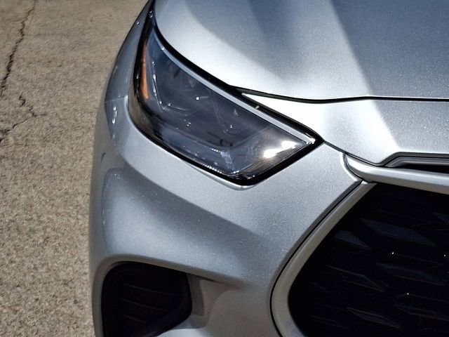 Used 2023 Toyota Highlander L FWD image 9