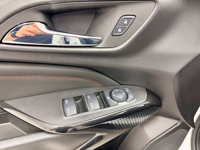 Certified 2024 Chevrolet Trax RS w/ Sunroof Package FWD image 19