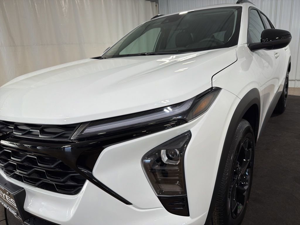 New 2026 Chevrolet Trax LT w/ Sunroof Package image 14