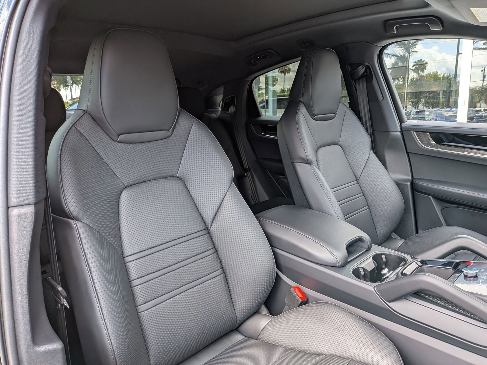 New 2026 Porsche Cayenne Coupe AWD/4WD image 26